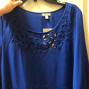 Quarter length sleeve blouse